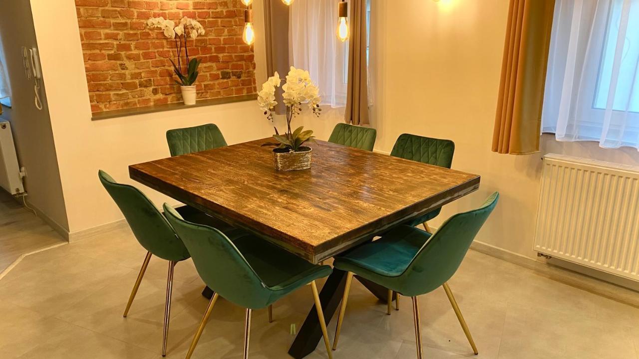 Aparthotel Zabrze, Apartamenty W Centrum Z Prywatnym Parkingiem Екстер'єр фото
